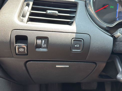 Used 2014 Chevrolet Impala LT FWD image 22