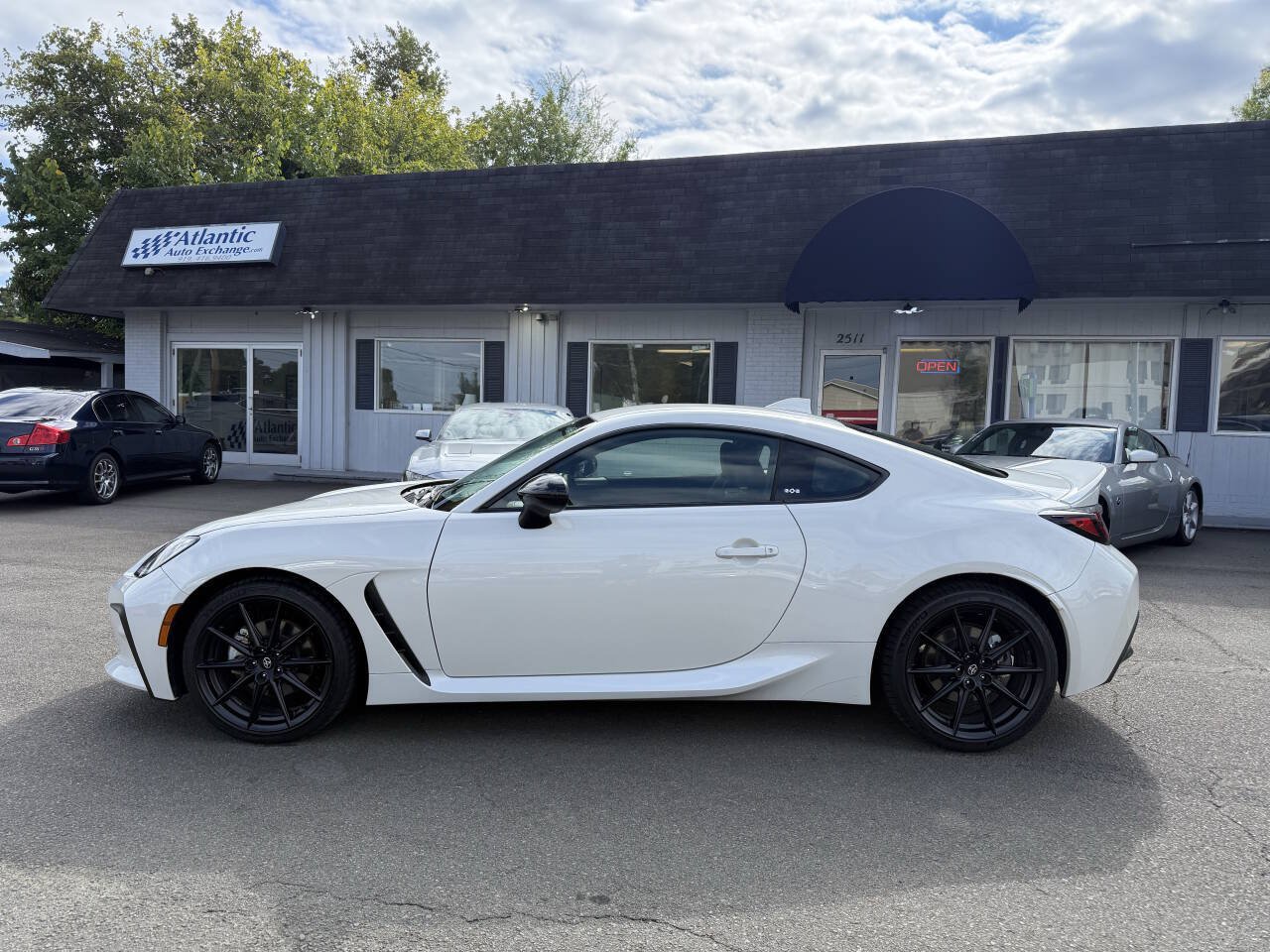 Used 2025 Toyota GR86 Premium RWD image 5
