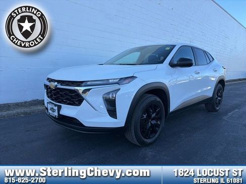 Used 2024 Chevrolet Trax LS image 1