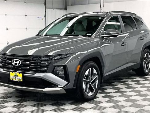 Used 2025 Hyundai Tucson SEL FWD image 12
