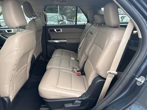 Certified 2022 Ford Explorer XLT w/ Equipment Group 202A AWD/4WD image 16