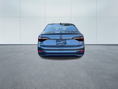 Used 2023 Volkswagen Jetta Sport image 6