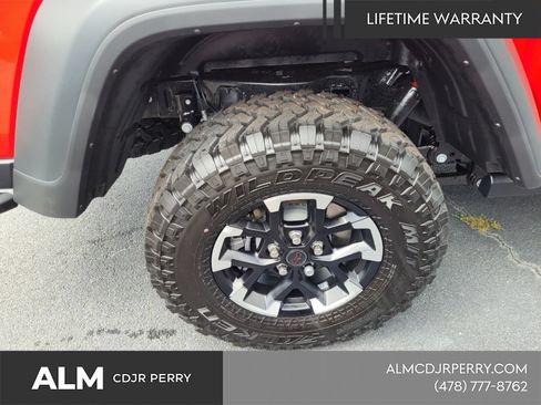 New 2025 Jeep Gladiator Rubicon w/ Convenience Group AWD/4WD image 13