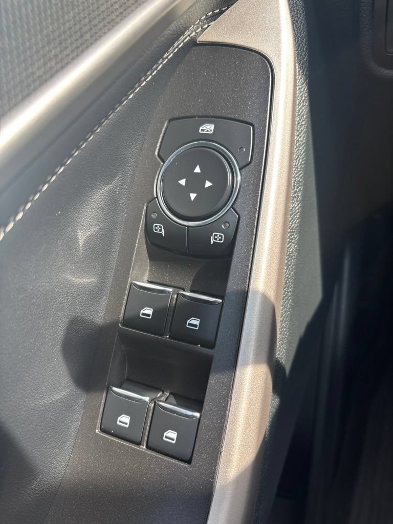Used 2024 Ford Explorer XLT w/ Equipment Group 202A AWD/4WD image 19