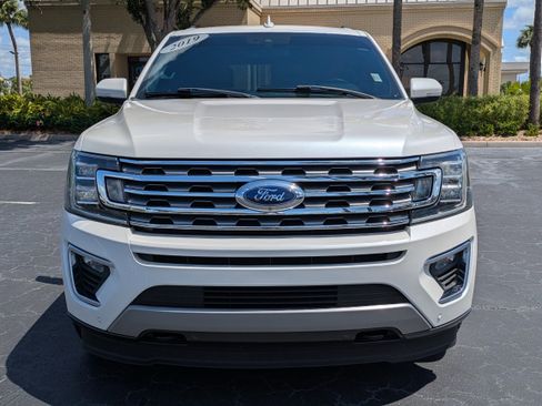 Used 2019 Ford Expedition Limited w/ Equipment Group 302A AWD/4WD image 8