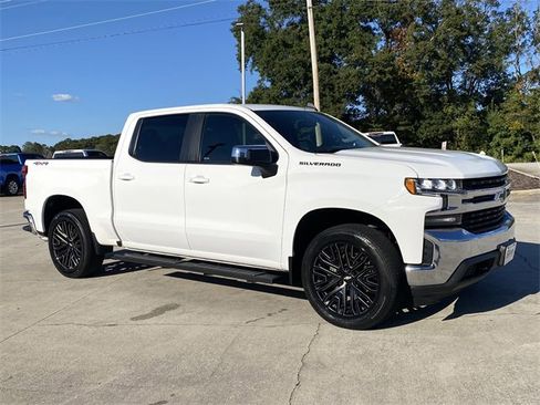 Used 2022 Chevrolet Silverado 1500 LT w/ Bed Protection Package image 8