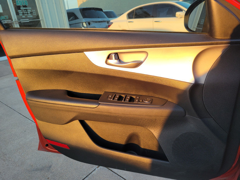 Used 2022 Kia Forte LXS FWD image 16