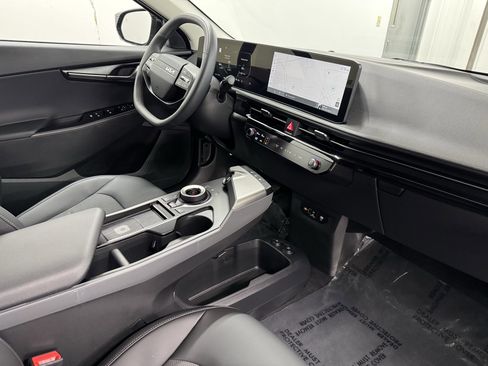 New 2025 Kia EV6 Light w/ Light LR Technology Package image 10