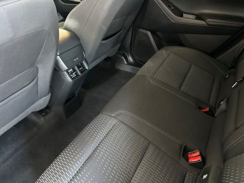Used 2025 Chevrolet Equinox LT AWD/4WD image 12