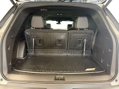 Used 2023 Chevrolet Traverse LT w/ LPO, Floor Liner Package AWD/4WD image 28