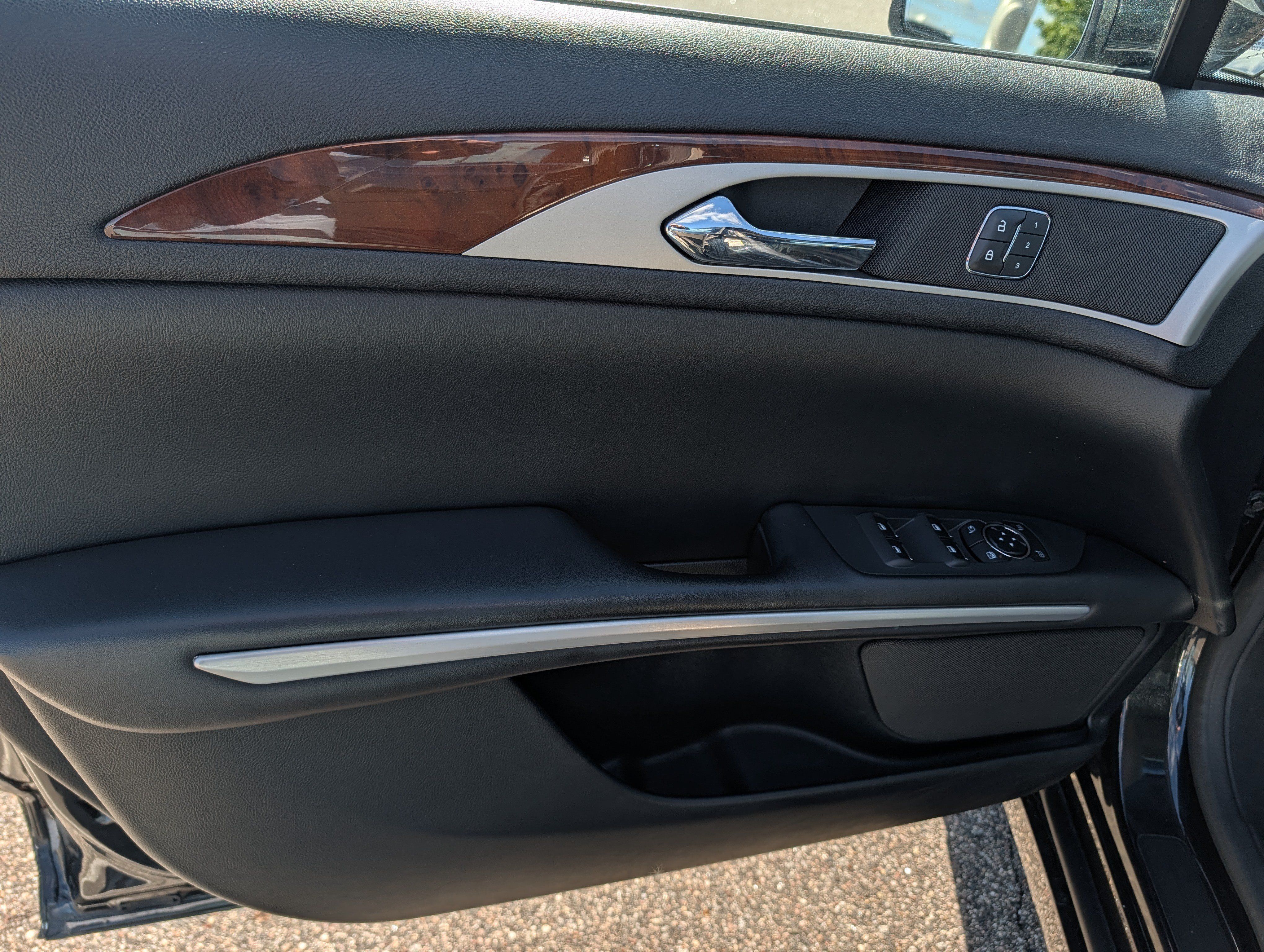 Used 2015 Lincoln MKZ w/ Equipment Group 101A Select FWD image 22