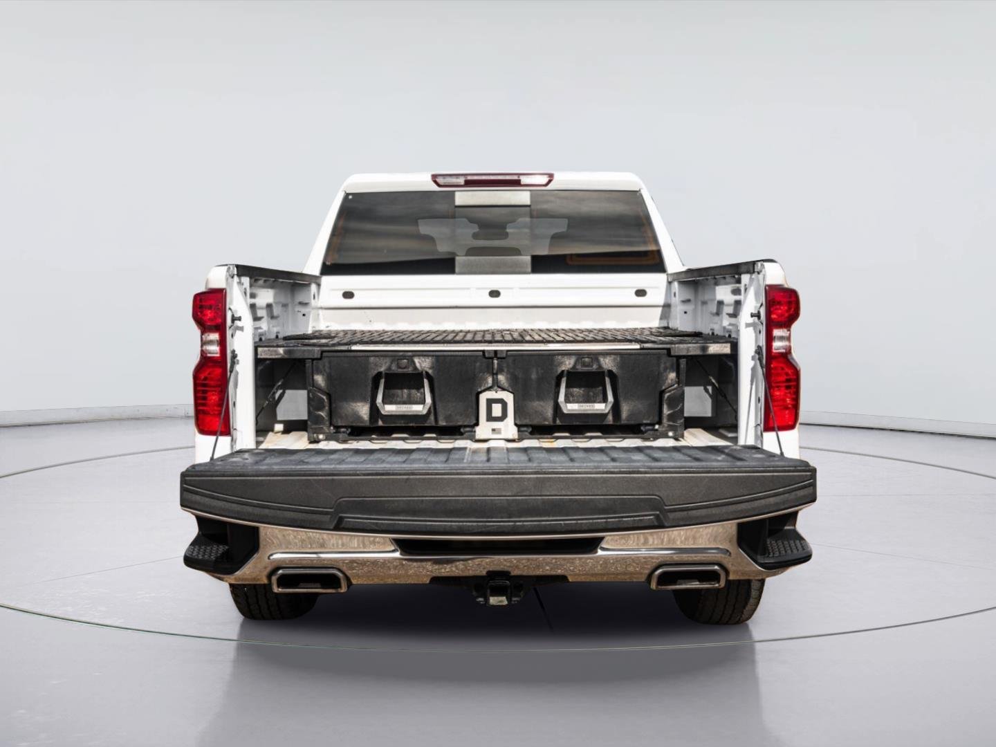 Used 2024 Chevrolet Silverado 1500 LT w/ Z71 Off-Road Package AWD/4WD image 9