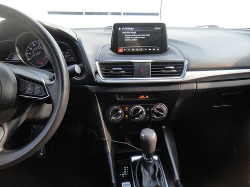 Used 2017 MAZDA MAZDA3 Sport w/ Preferred Equipment Package FWD image 9