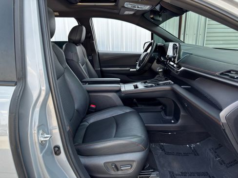 Used 2023 Toyota Sienna XSE image 16