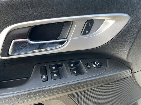 Used 2017 Chevrolet Equinox LT w/ Convenience Package image 17