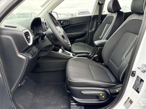 New 2026 Hyundai Venue SEL image 9