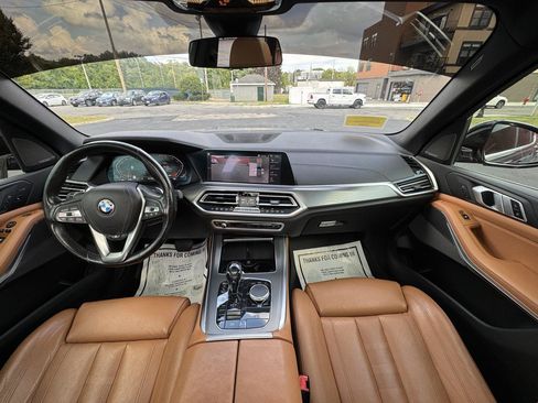 Used 2019 BMW X5 xDrive50i w/ Parking Assistance Package AWD/4WD image 7
