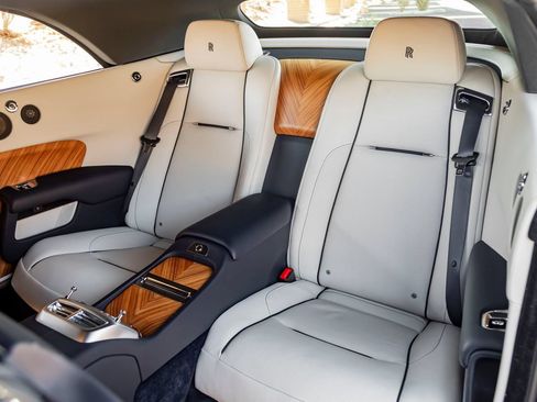 Certified 2016 Rolls-Royce Dawn RWD image 8