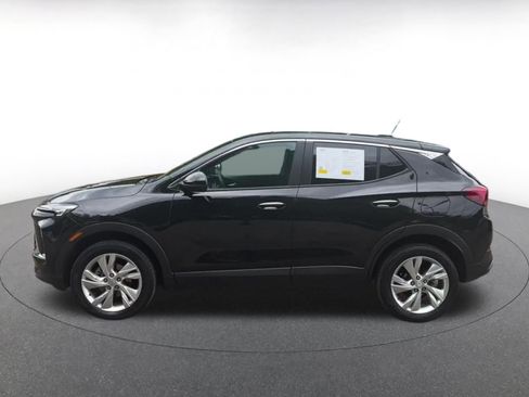 Used 2025 Buick Encore GX Preferred AWD/4WD image 9