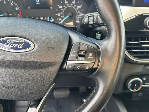 Used 2022 Ford Escape SE w/ SE Sport Appearance Package image 15