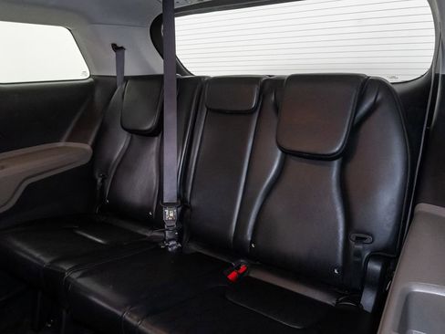 Used 2025 Kia Carnival FWD image 29