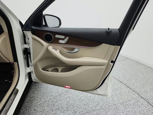 Used 2022 Mercedes-Benz GLC 300 image 20