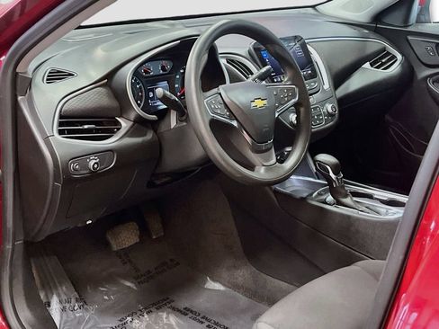 Used 2024 Chevrolet Malibu LT w/ LPO, Floor Liner Package FWD image 9