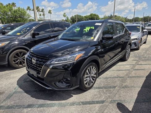 Used 2024 Nissan Kicks SR FWD image 3