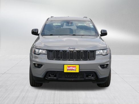 Used 2020 Jeep Grand Cherokee Laredo AWD/4WD image 2