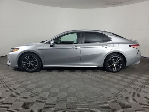 Used 2020 Toyota Camry SE image 7