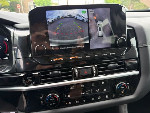 Used 2025 Nissan Pathfinder Platinum w/ Cargo Package image 7