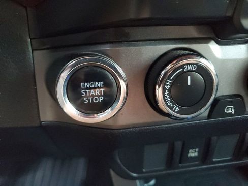 Used 2019 Toyota Tacoma TRD Off-Road image 28