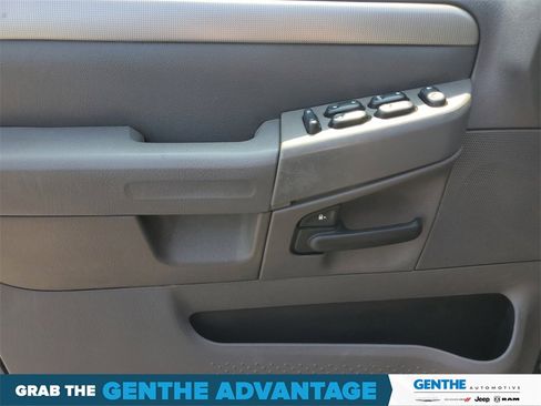 Used 2003 Ford Explorer XLT image 11
