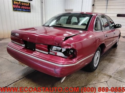Used 1995 Ford Crown Victoria RWD image 3