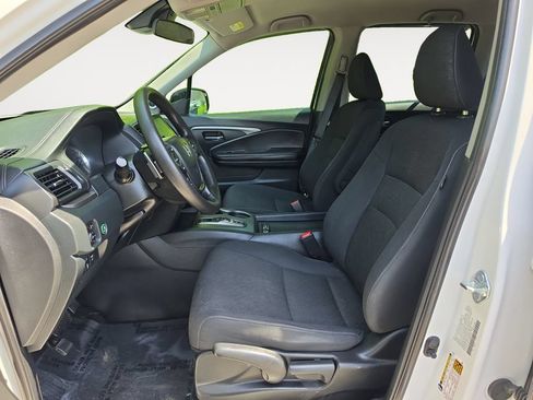 Used 2023 Honda Ridgeline Sport image 9