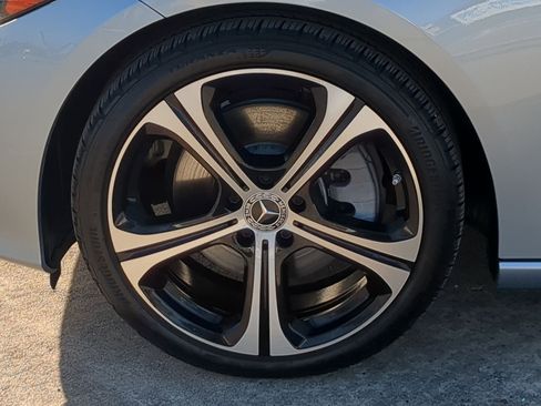 Used 2022 Mercedes-Benz C 300 Sedan image 11