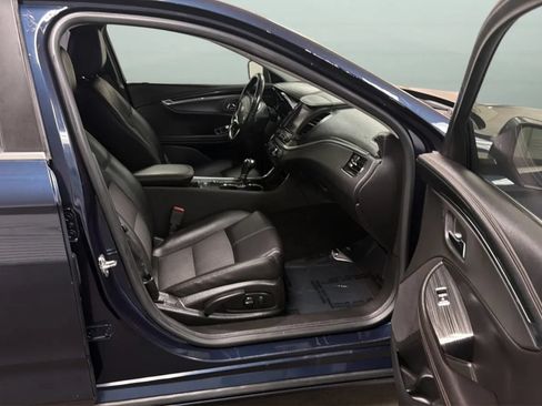 Used 2019 Chevrolet Impala LT FWD image 22