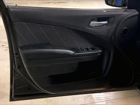 Used 2021 Dodge Charger SXT w/ Blacktop Package image 21