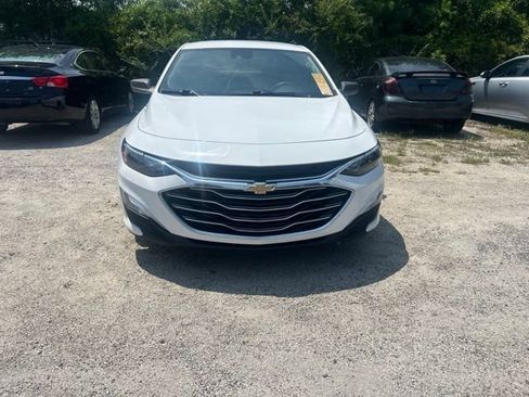 Used 2023 Chevrolet Malibu LS FWD image 2
