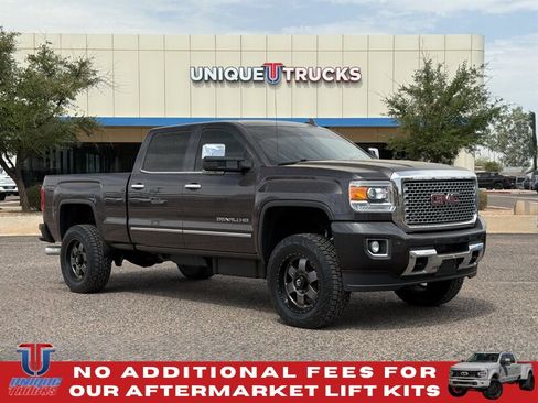 Used 2016 GMC Sierra 2500 Denali w/ Duramax Plus Package AWD/4WD image 4