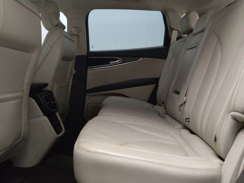 Used 2017 Lincoln MKX Reserve FWD image 18