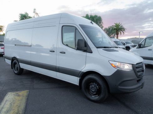 Used 2026 Mercedes-Benz Sprinter 2500 image 4