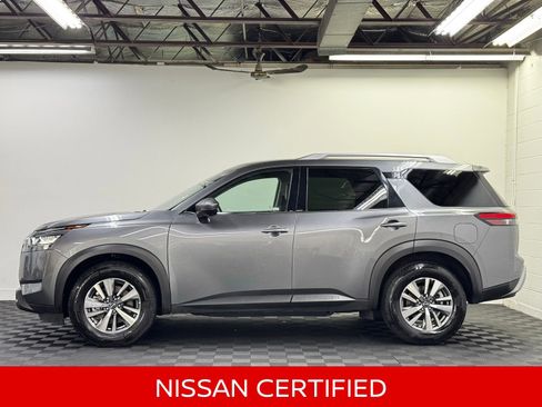 Certified 2025 Nissan Pathfinder SL AWD/4WD image 4