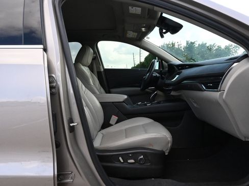 Certified 2023 Cadillac XT4 Premium Luxury FWD image 26