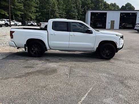 Used 2023 Nissan Frontier SV w/ Midnight Edition Package AWD/4WD image 8