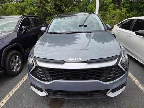 Used 2025 Kia Sportage EX w/ Premium Package FWD image 2