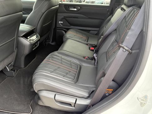 New 2026 Nissan Armada PRO-4X w/ Captain's Chari Seat Package AWD/4WD image 27
