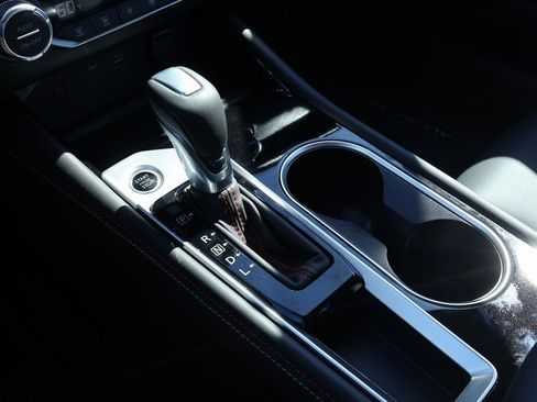 New 2025 Nissan Altima 2.5 SR image 14