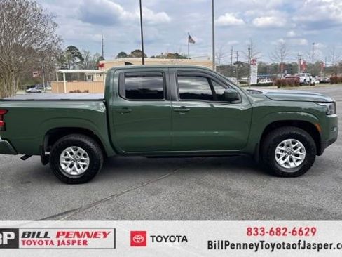 Used 2024 Nissan Frontier SV image 6