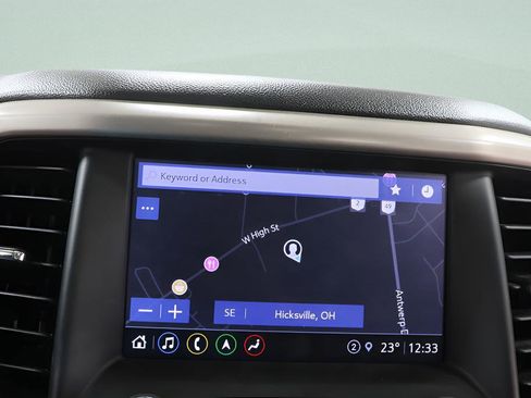 Used 2023 GMC Acadia Denali image 13